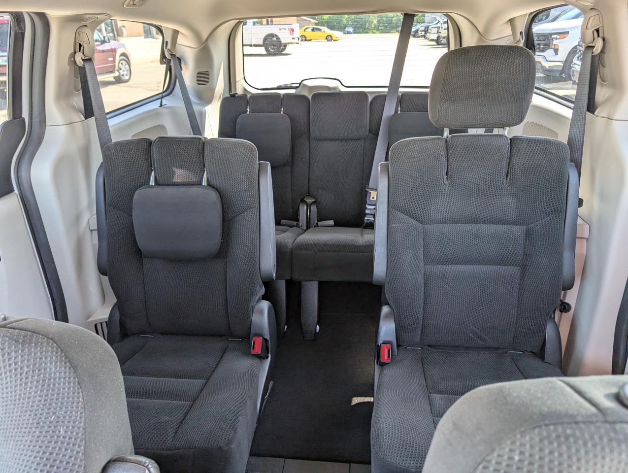 2016 Dodge Grand Caravan SXT | LOW KMS | 7 PASSENGER | Stow 'n Go - Photo #13