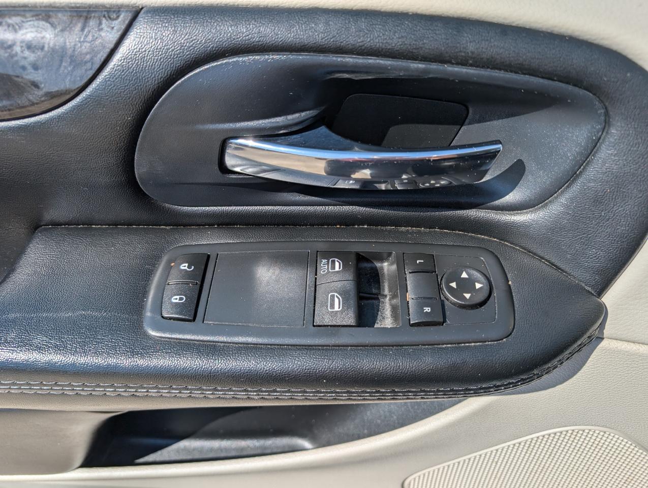 2016 Dodge Grand Caravan SXT | LOW KMS | 7 PASSENGER | Stow 'n Go - Photo #8