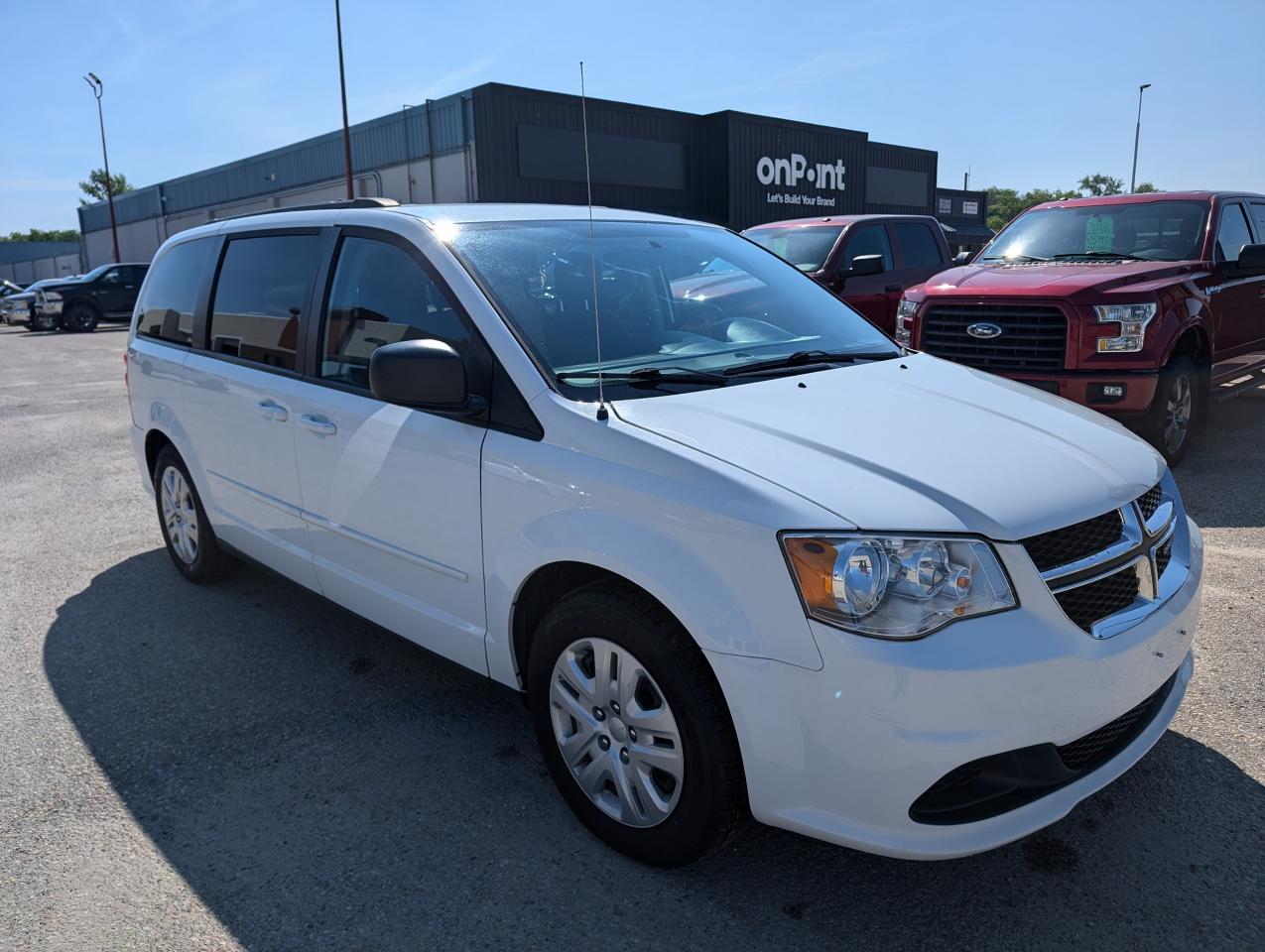 2016 Dodge Grand Caravan SXT | LOW KMS | 7 PASSENGER | Stow 'n Go - Photo #3