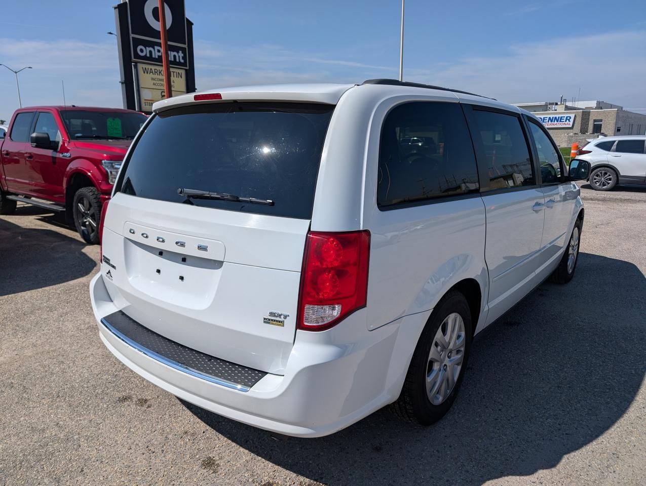 2016 Dodge Grand Caravan SXT | LOW KMS | 7 PASSENGER | Stow 'n Go - Photo #5