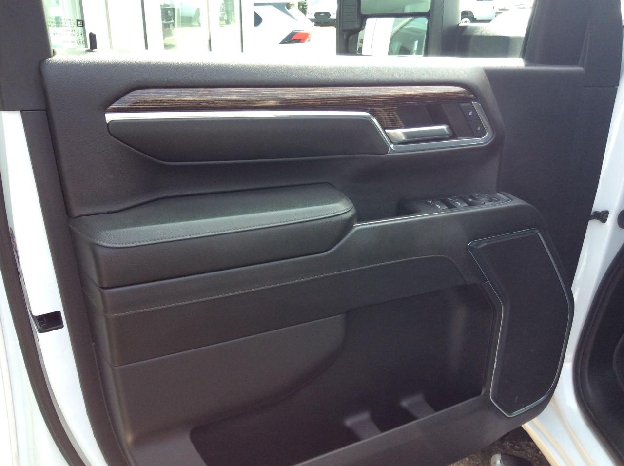 2024 GMC Sierra 3500 SLE Photo