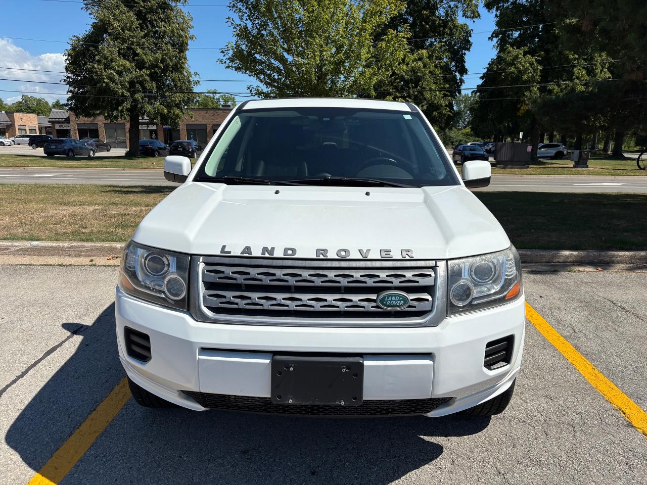 2014 Land Rover LR2 HSE Photo4