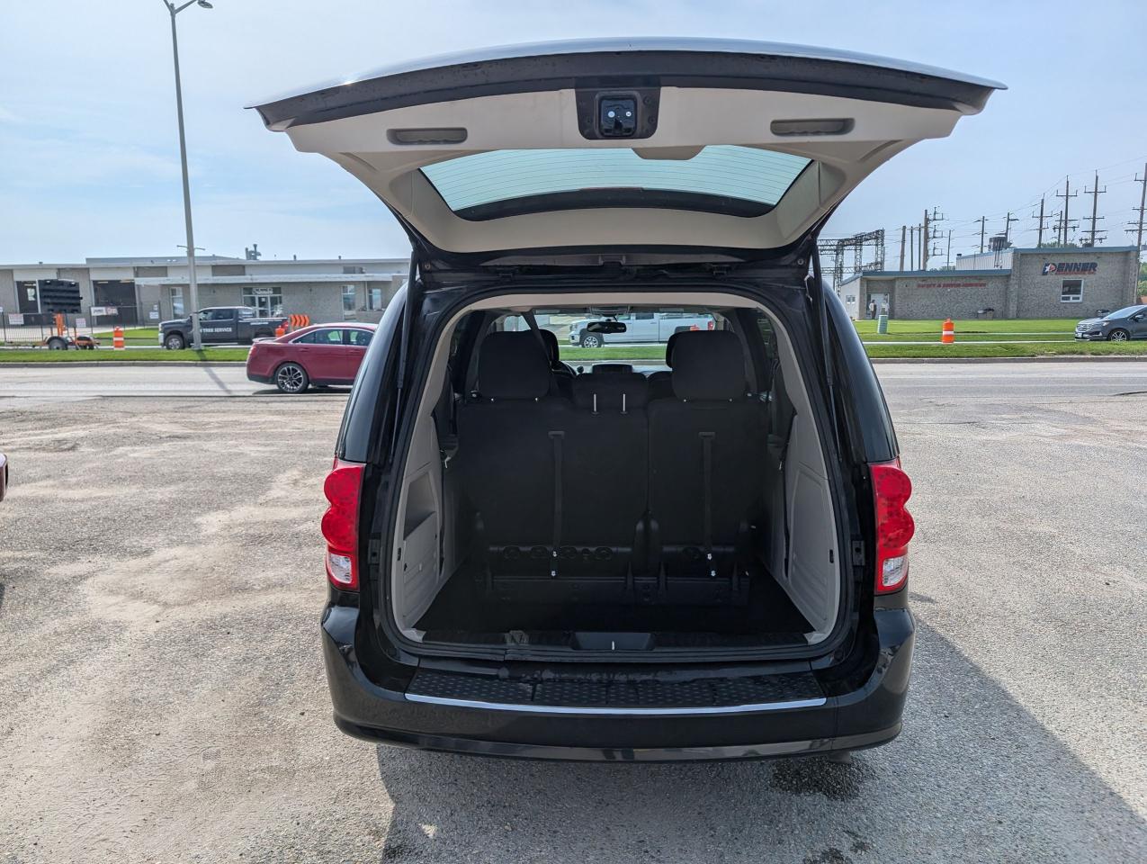 2016 Dodge Grand Caravan SXT | Back Up Camera | Stow N Go - Photo #5