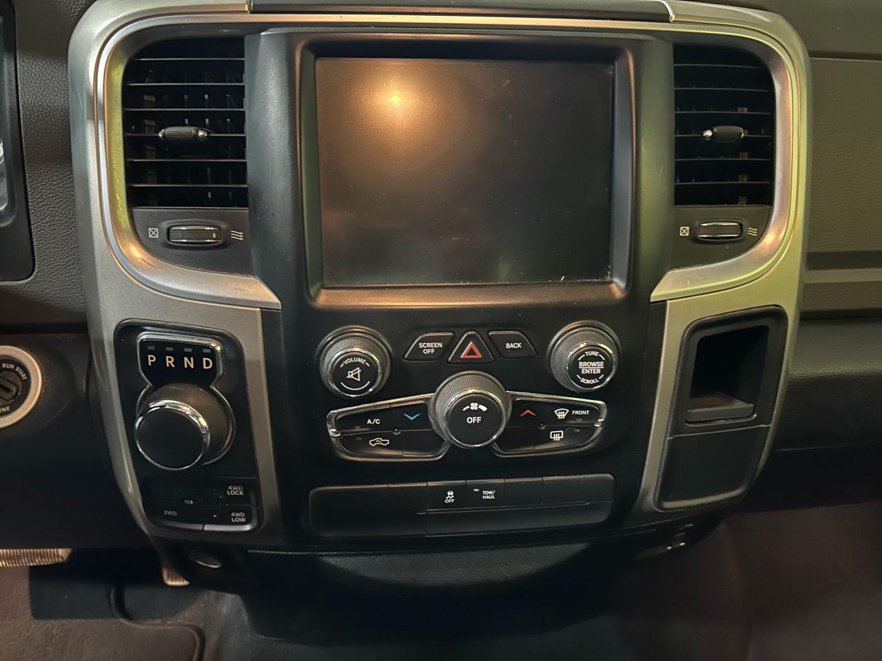 2016 RAM 1500 SLT - Photo #11