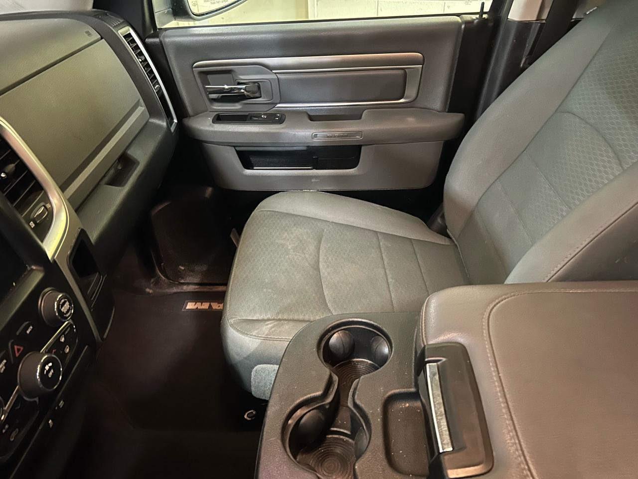 2016 RAM 1500 SLT - Photo #10