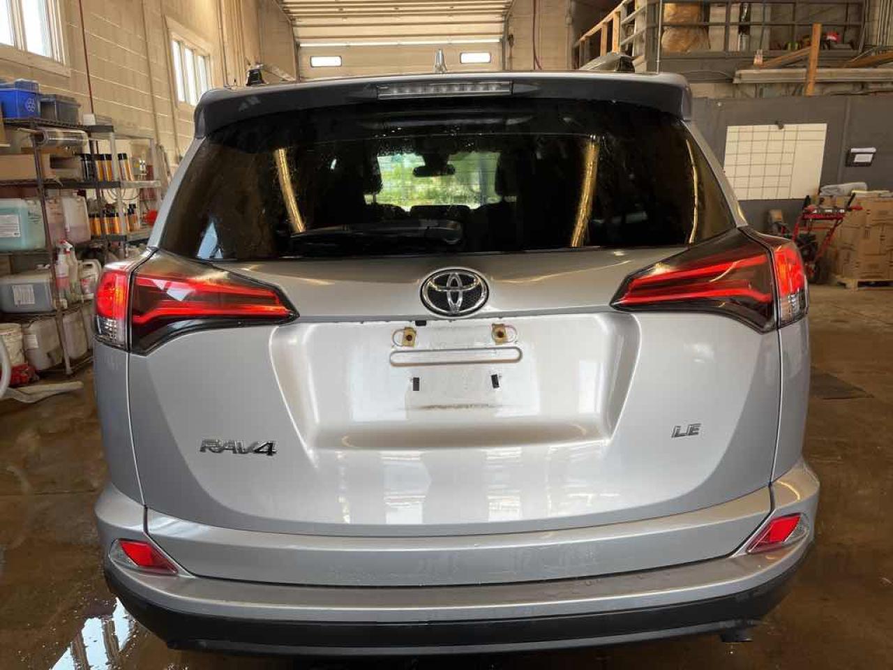 2018 Toyota RAV4 LE - Photo #5