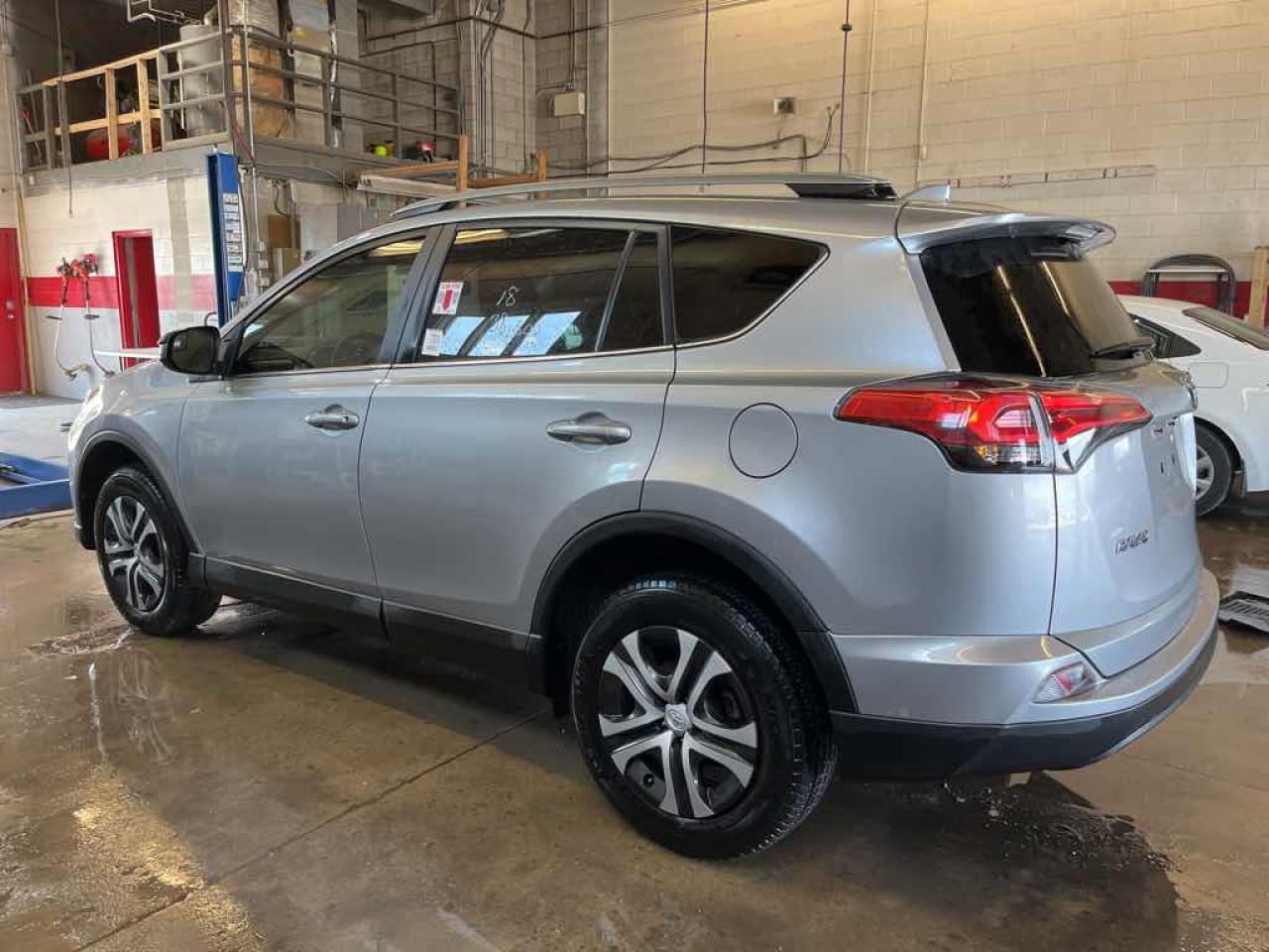 2018 Toyota RAV4 LE - Photo #6
