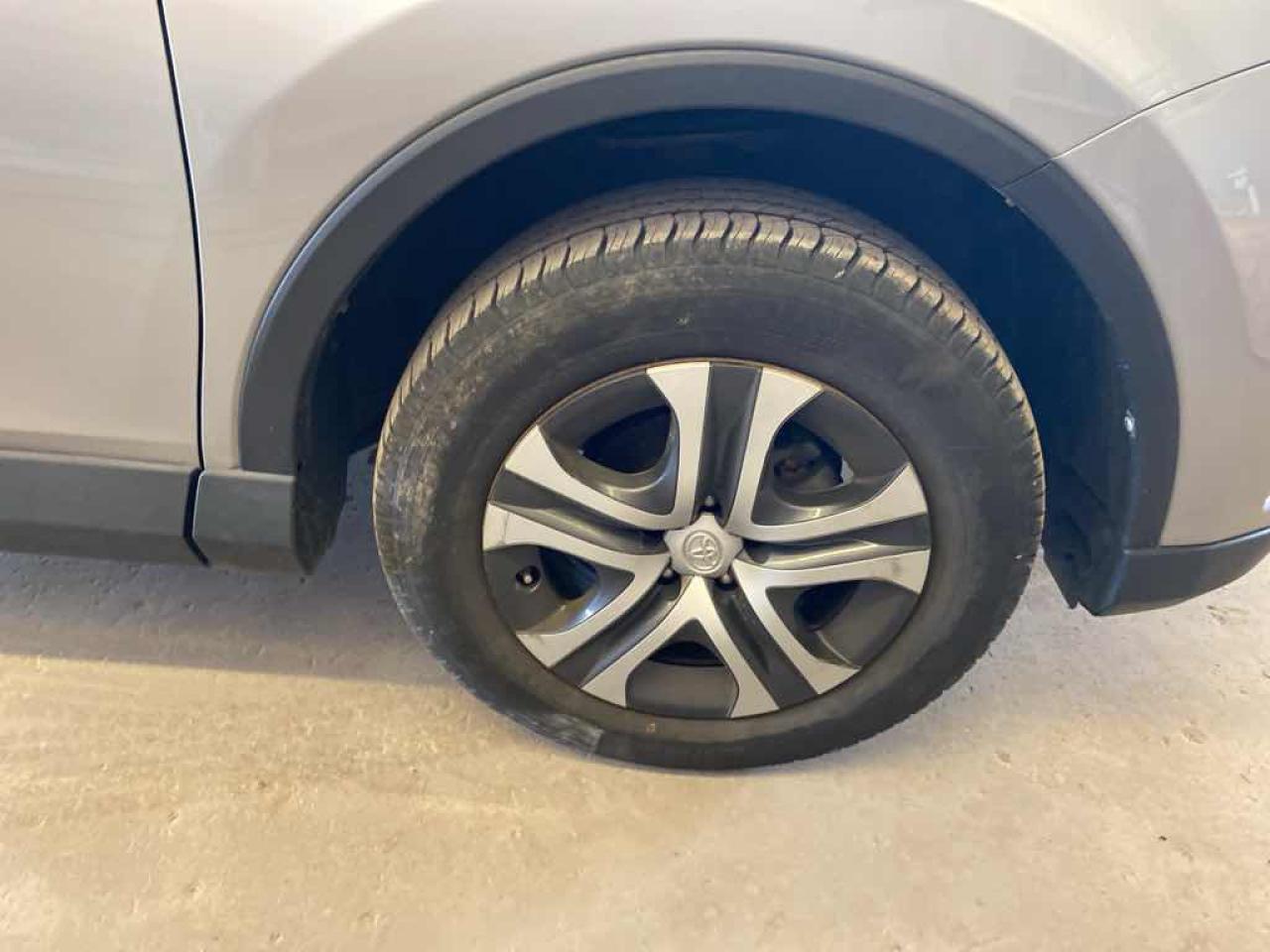 2018 Toyota RAV4 LE - Photo #15