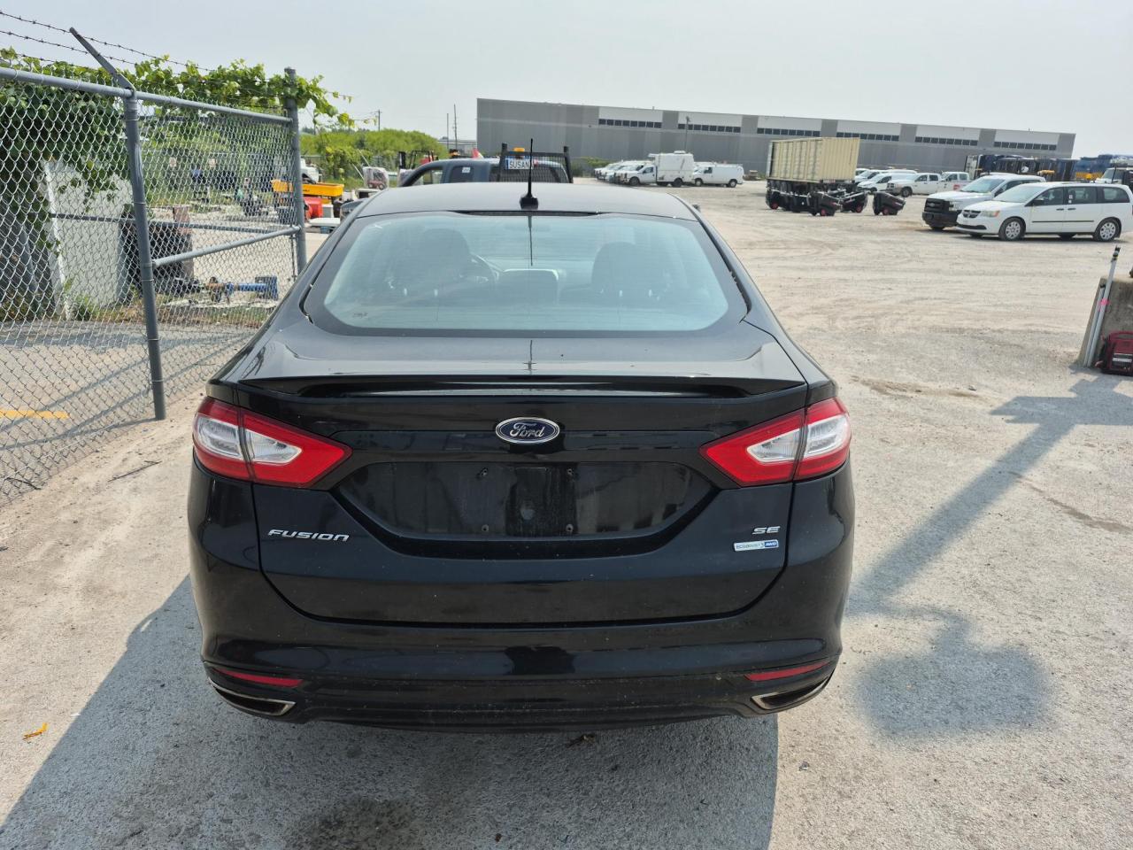 2013 Ford Fusion SE - Photo #5