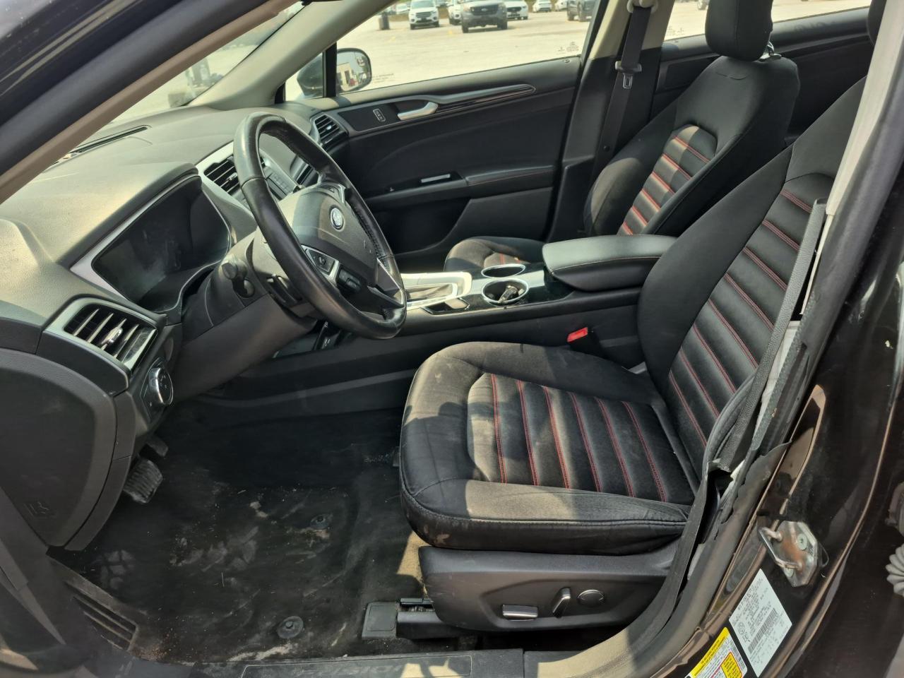 2013 Ford Fusion SE - Photo #8