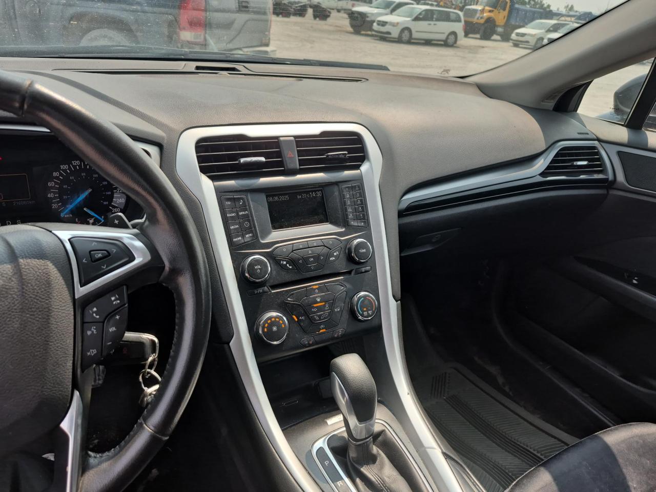 2013 Ford Fusion SE - Photo #10