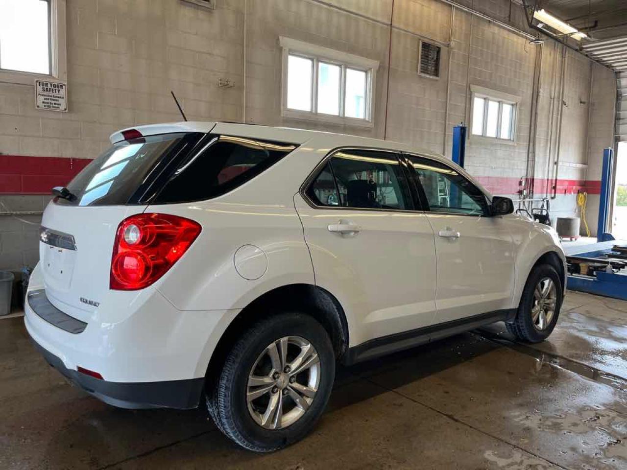 2015 Chevrolet Equinox LS - Photo #4