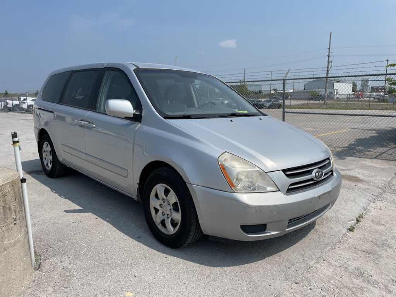2007 Kia Sedona LX - Photo #3