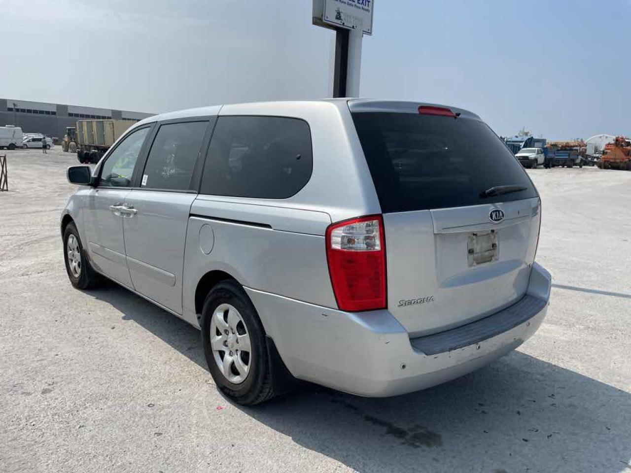 2007 Kia Sedona LX - Photo #6