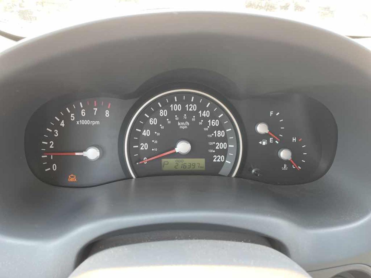 2007 Kia Sedona LX - Photo #9