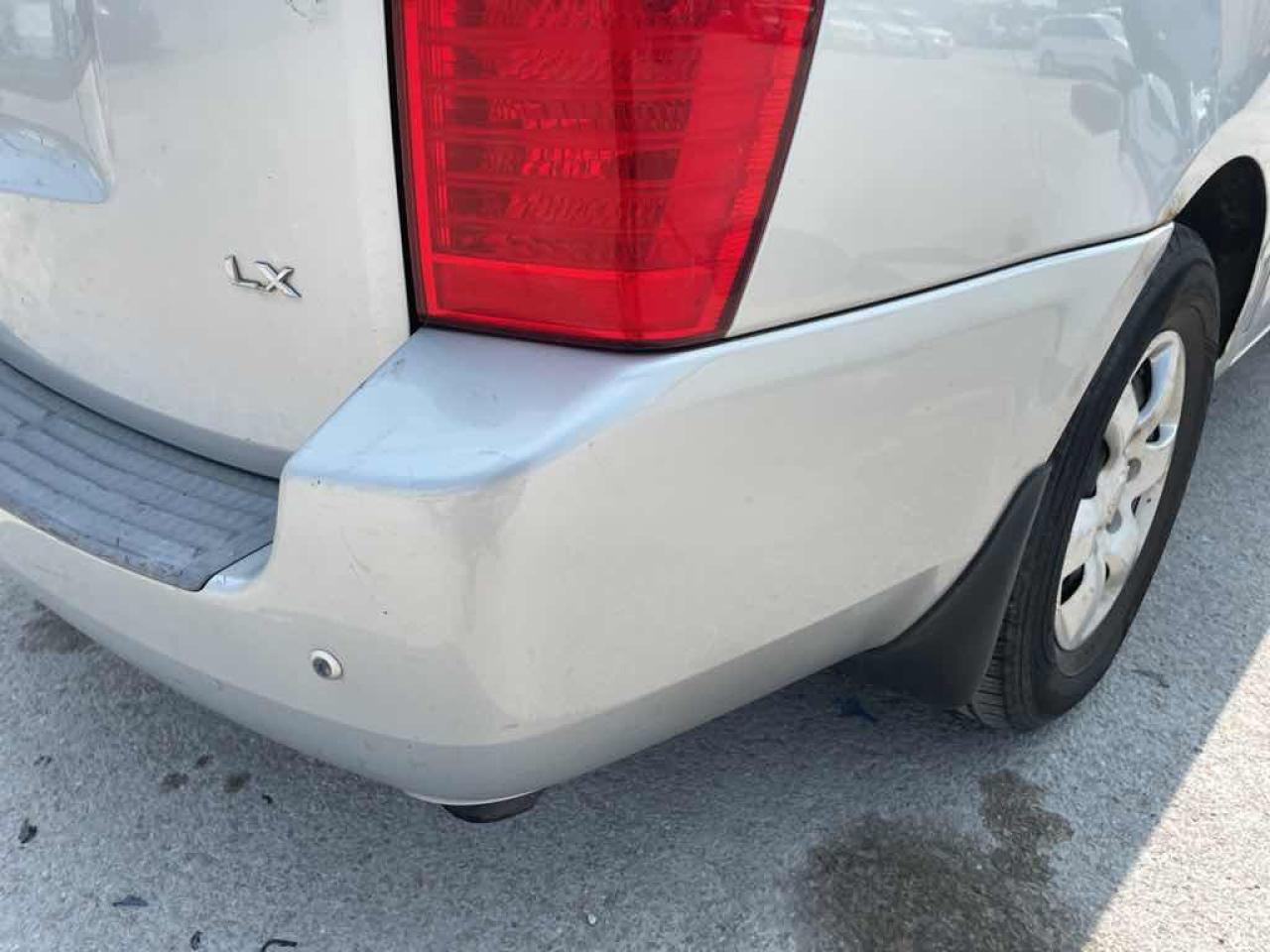 2007 Kia Sedona LX - Photo #24