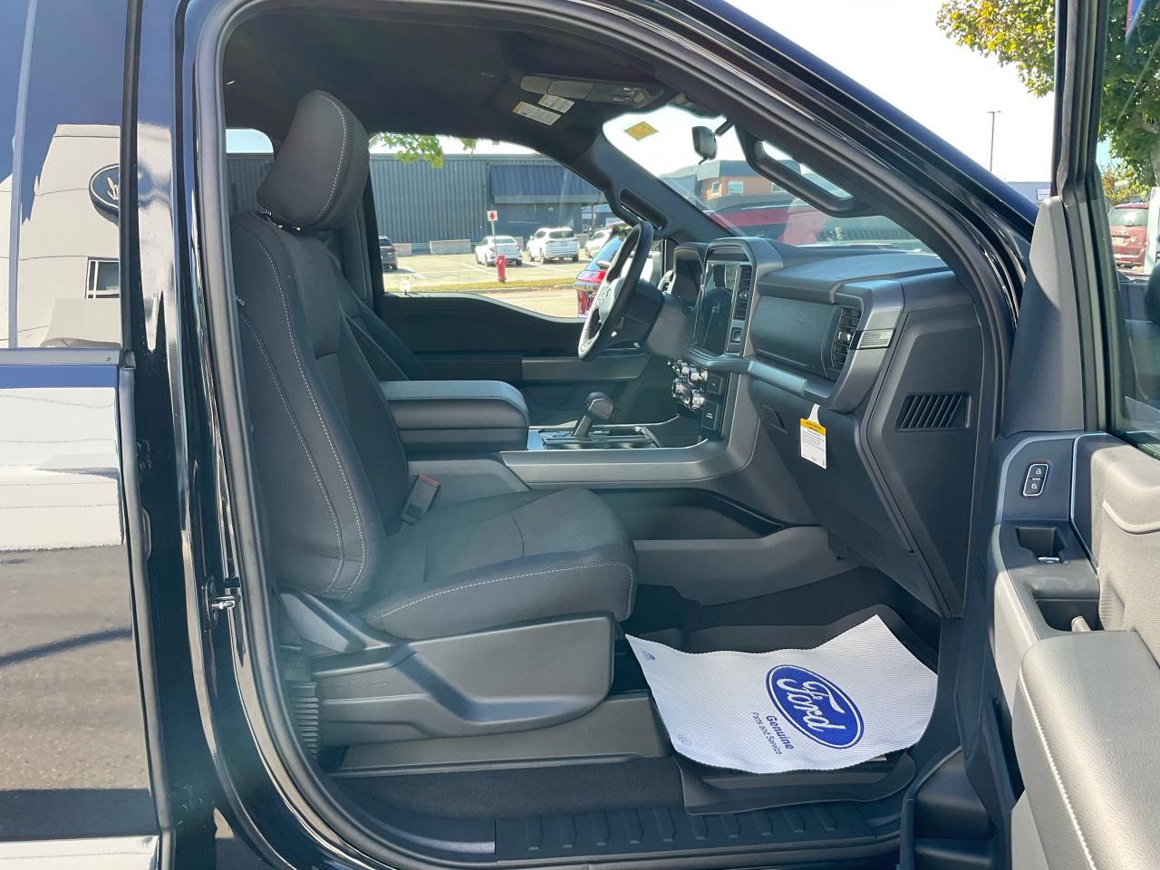 2025 Ford F-150 XLT Photo5