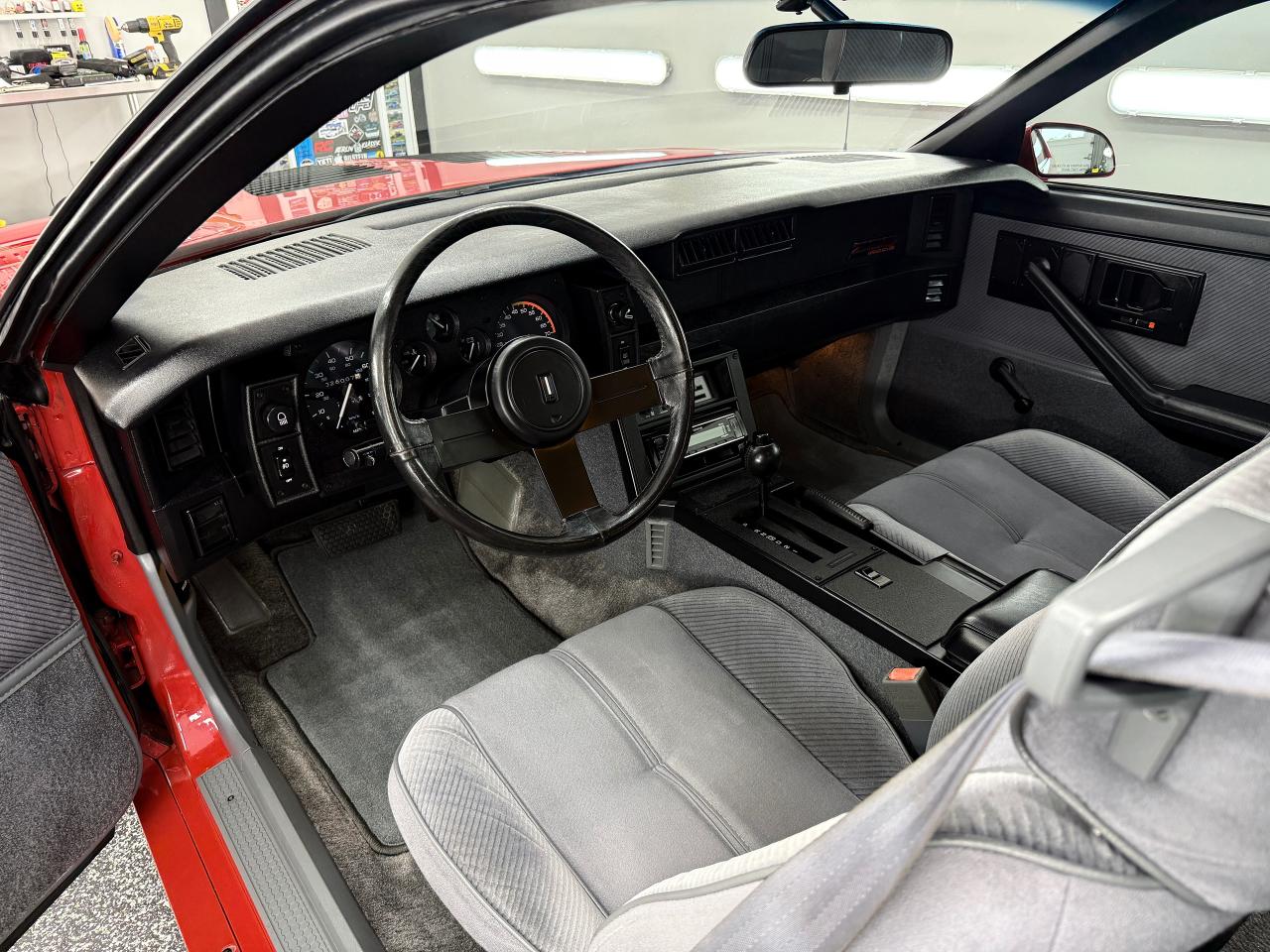 1986 Chevrolet Camaro Z28 IROC - Photo #10