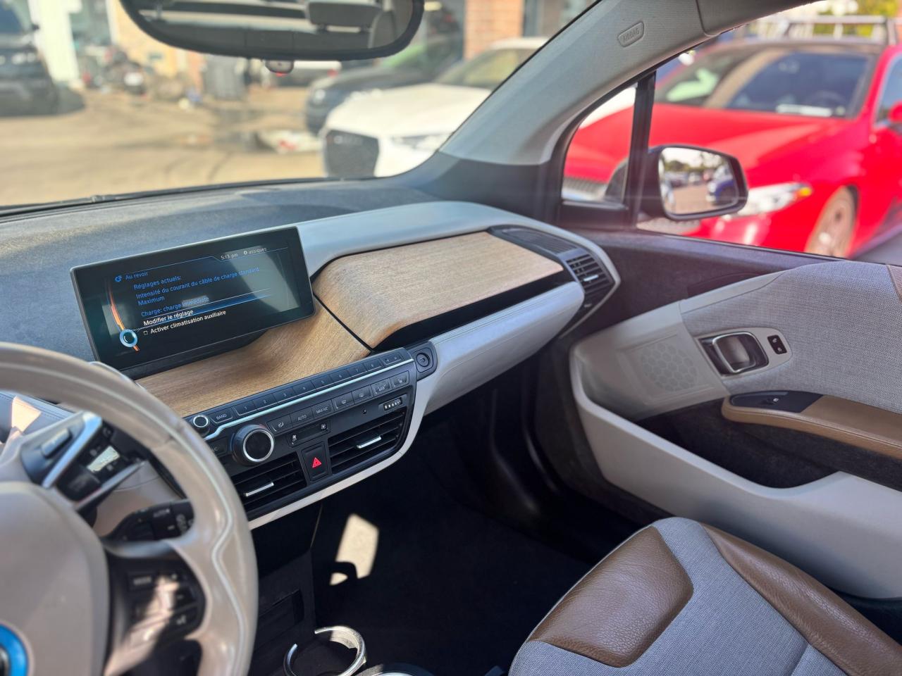 2017 BMW i3  - Photo #13