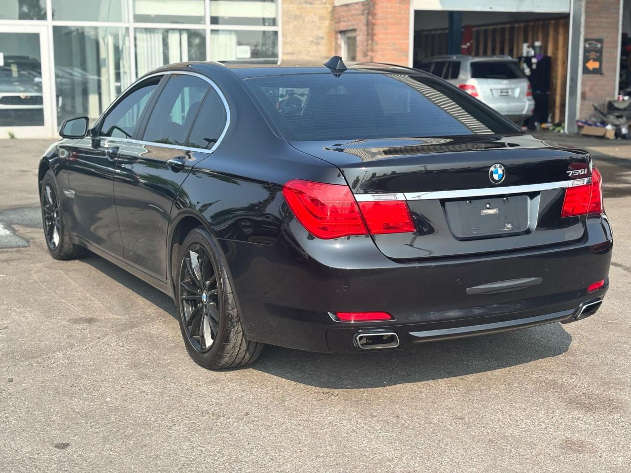 2012 BMW 7 Series 750i xDrive - Photo #15