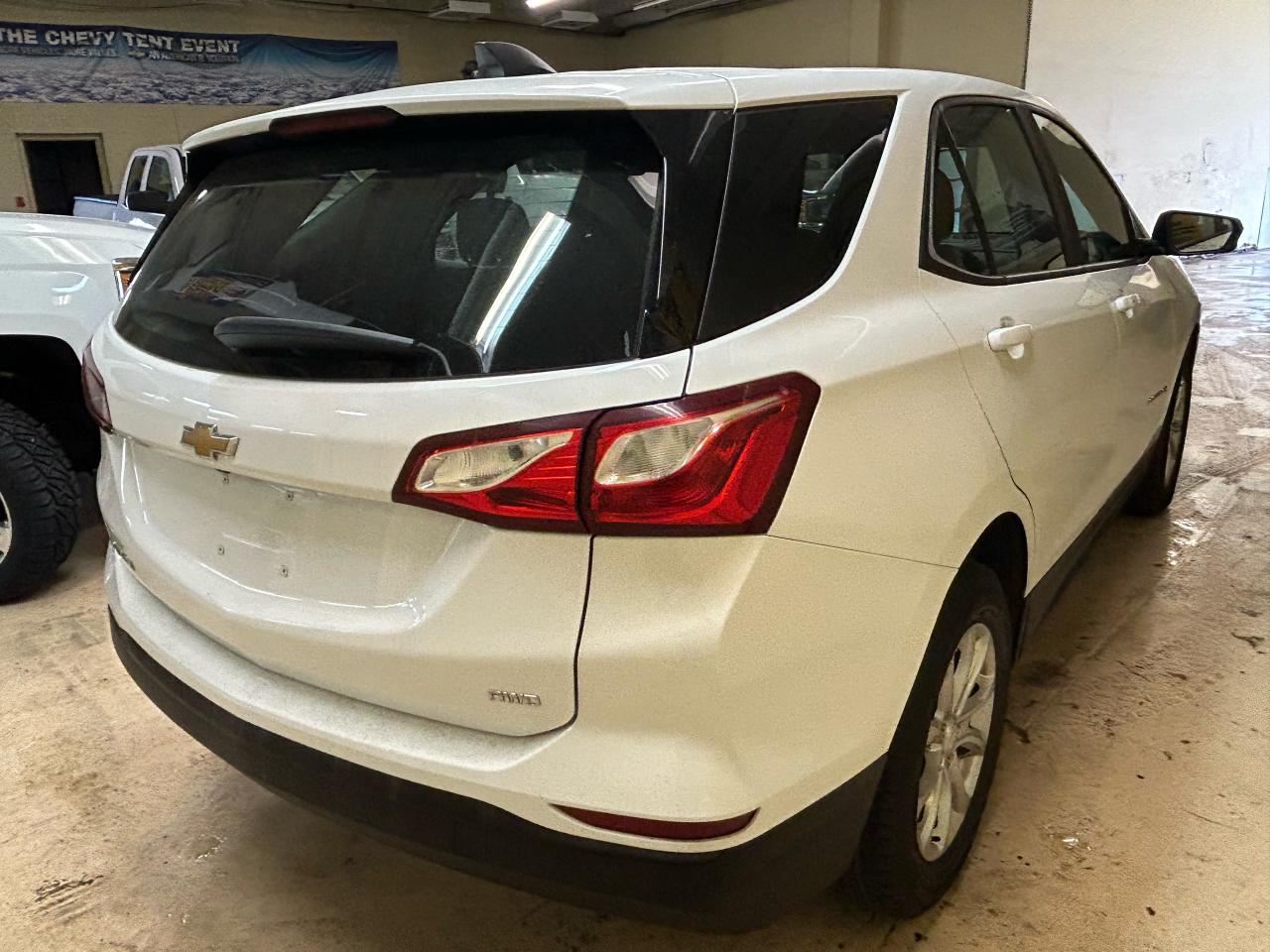2020 Chevrolet Equinox LS - Photo #5