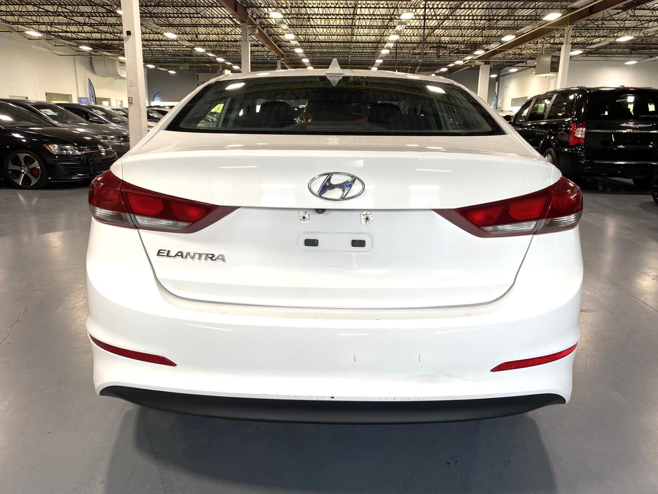 2017 Hyundai Elantra GL Photo3