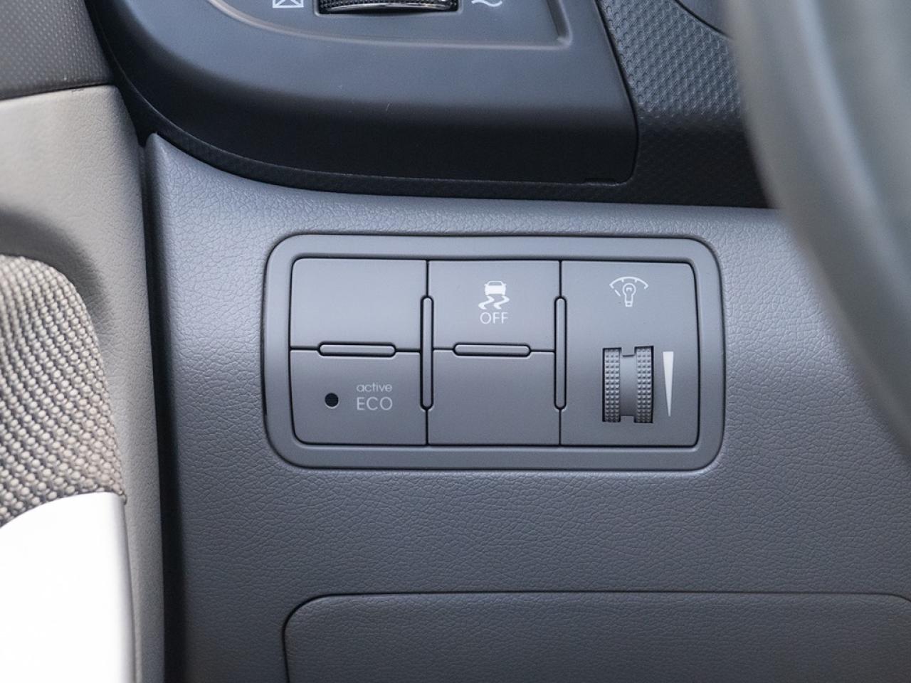 2013 Hyundai Accent GL Photo31