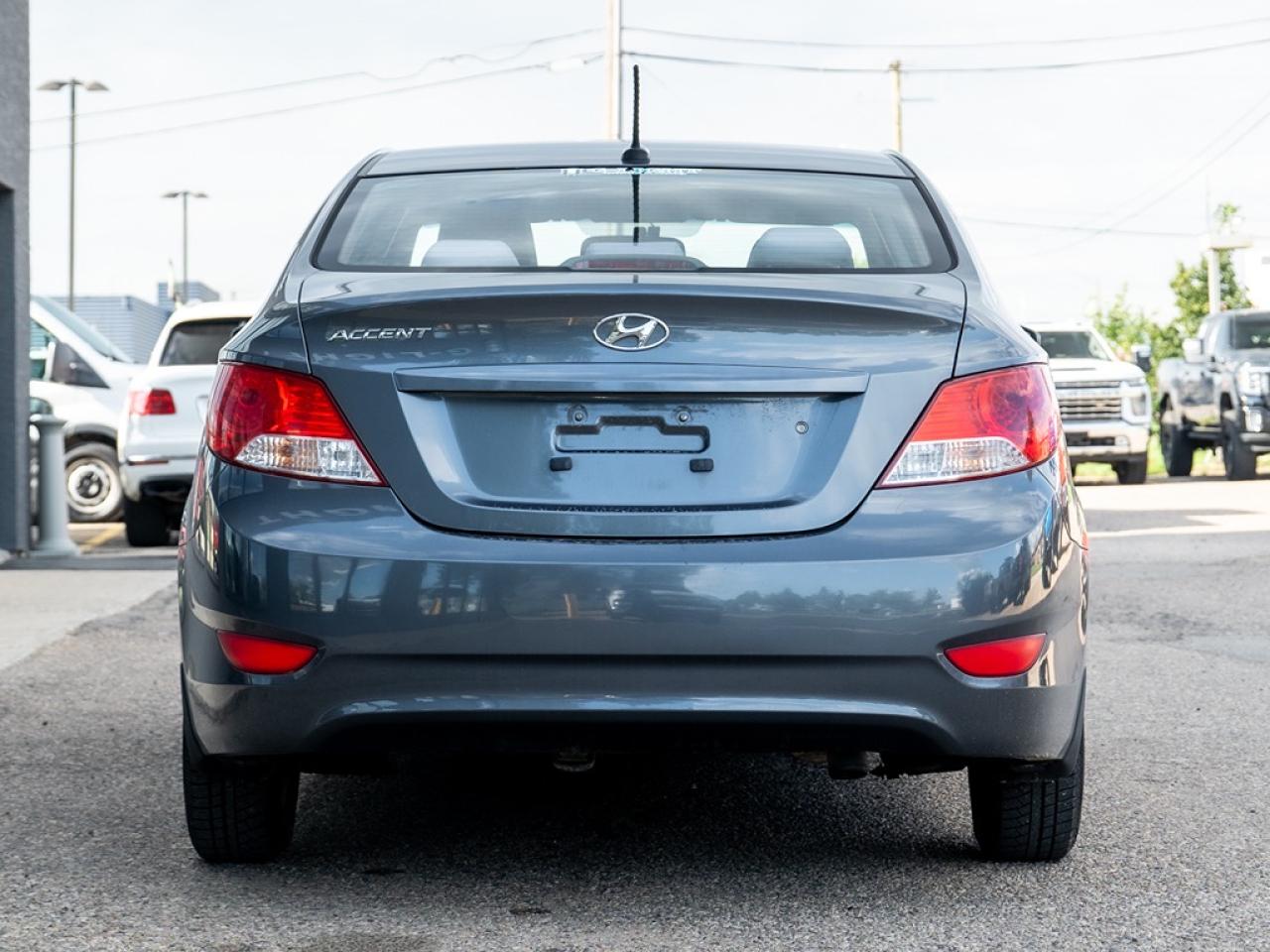 2013 Hyundai Accent GL Photo26