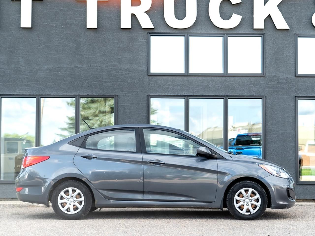 2013 Hyundai Accent GL Photo4