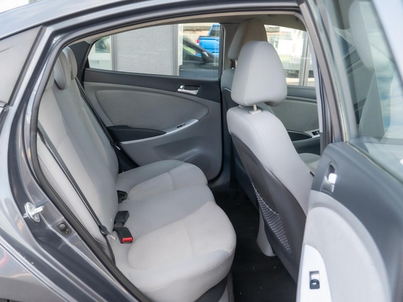 2013 Hyundai Accent GL Photo37