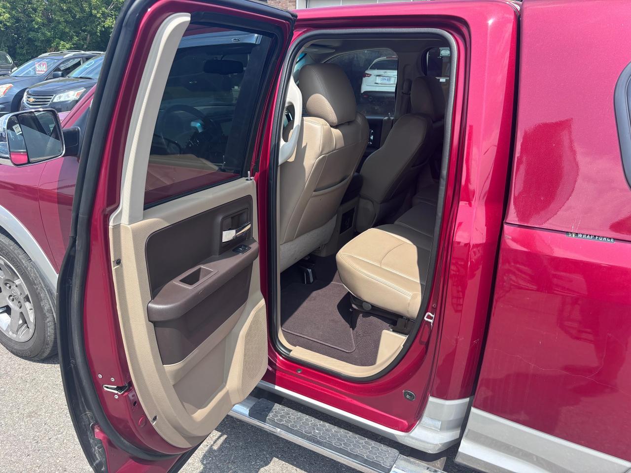 2012 RAM 1500 4WD LARAMIE AC SEATS - Photo #10
