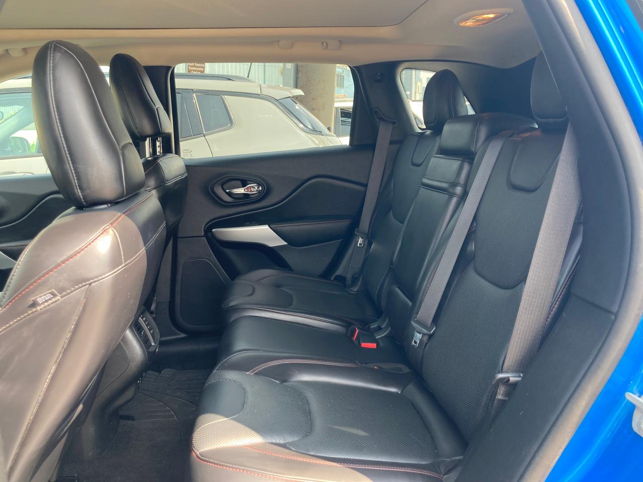 2018 Jeep Cherokee Trailhawk Leather Plus - Photo #14