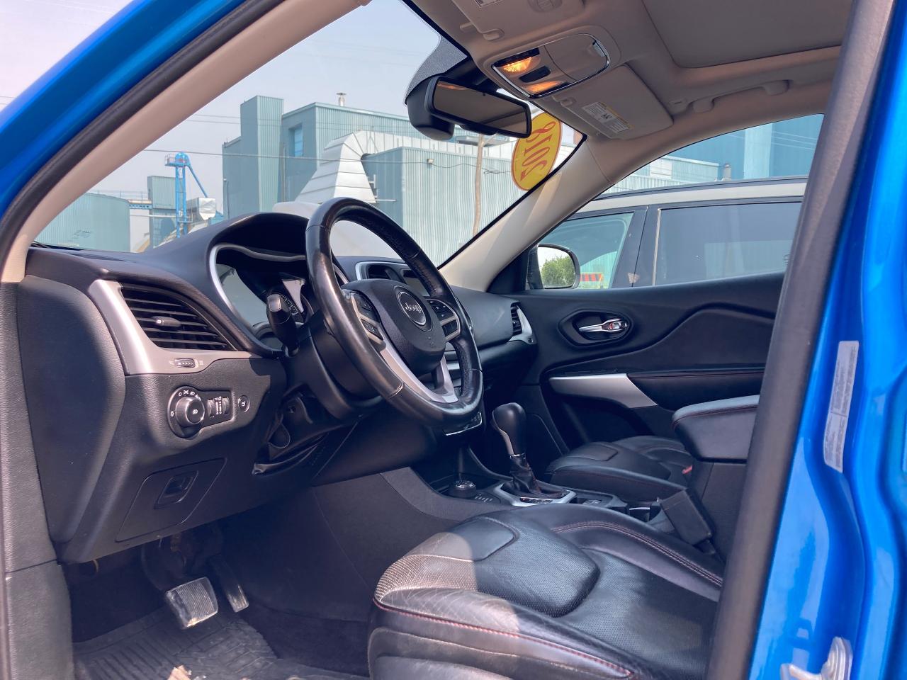 2018 Jeep Cherokee Trailhawk Leather Plus - Photo #11