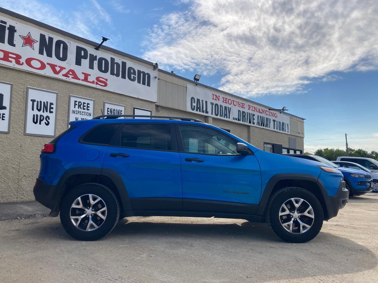 2018 Jeep Cherokee Trailhawk Leather Plus - Photo #2