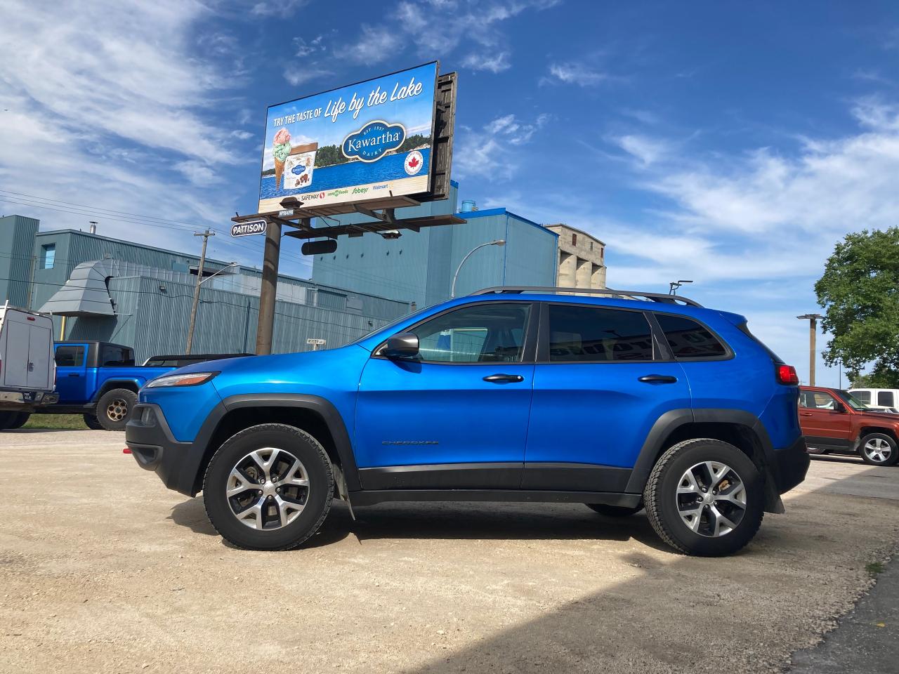 2018 Jeep Cherokee Trailhawk Leather Plus - Photo #3