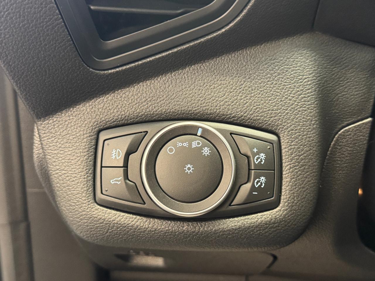 2017 Ford Escape SE+ApplePlay+Camera+Heated Seats+Rear Park Sensors Photo42