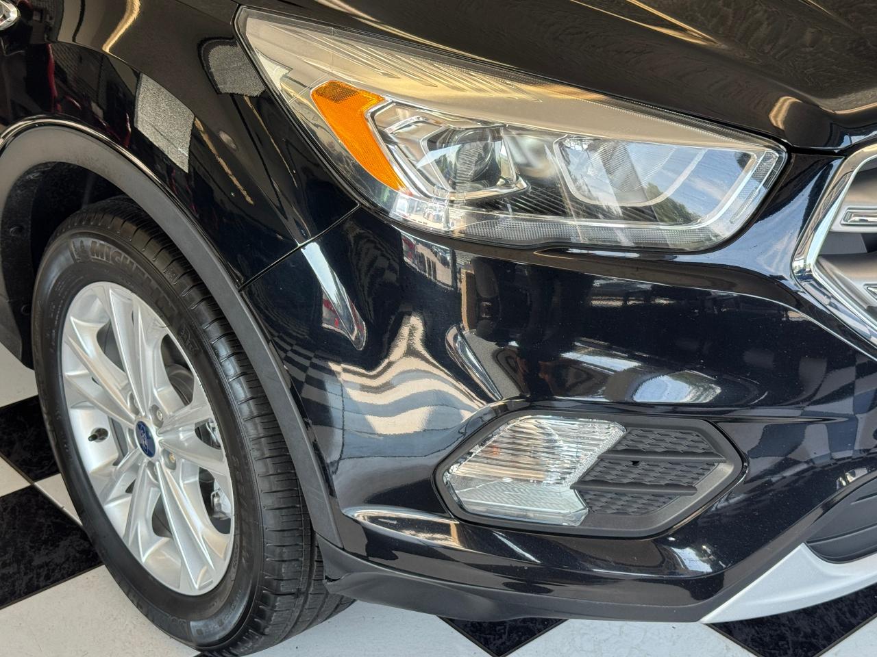 2017 Ford Escape SE+ApplePlay+Camera+Heated Seats+Rear Park Sensors - Photo #31