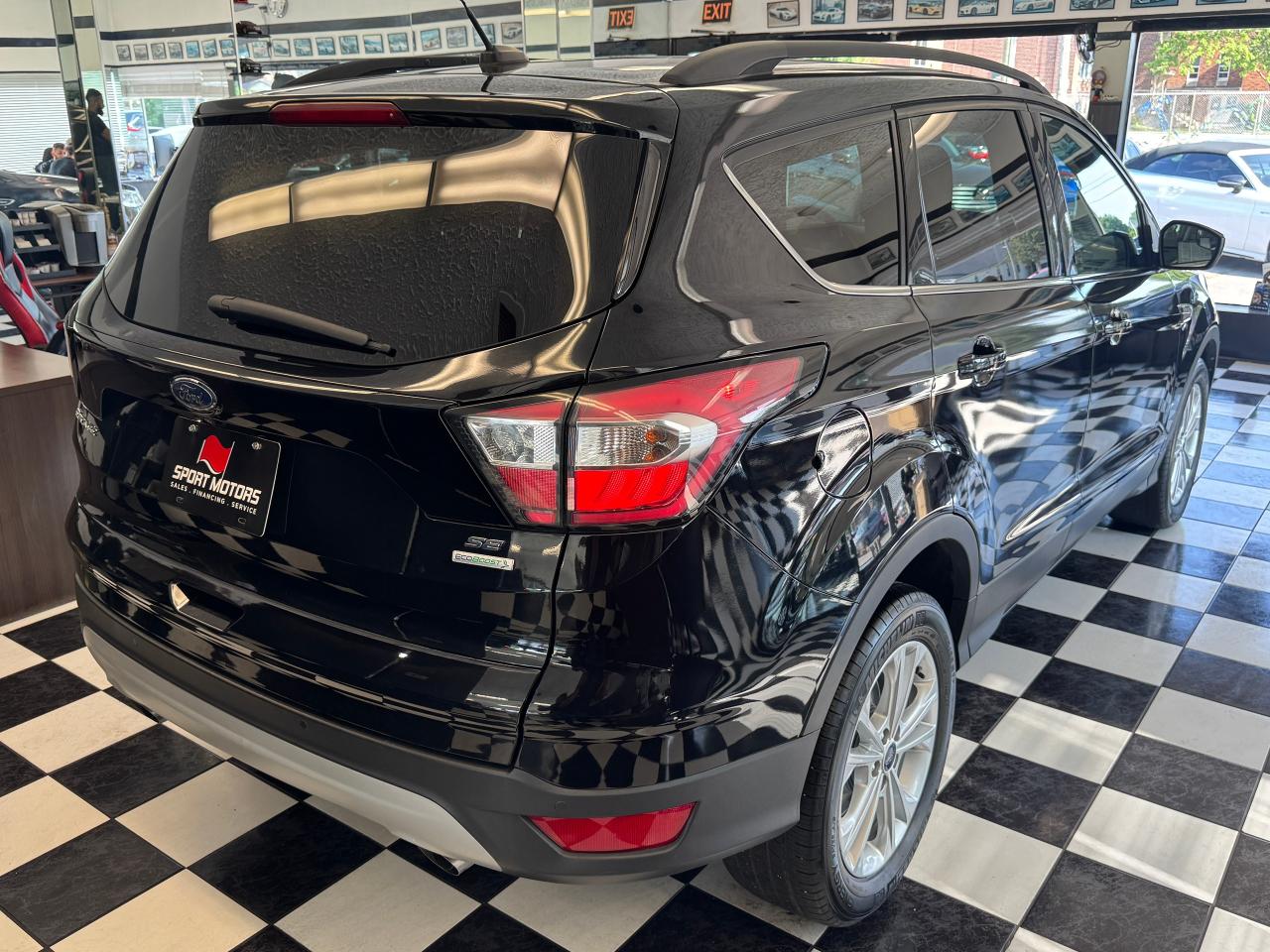 2017 Ford Escape SE+ApplePlay+Camera+Heated Seats+Rear Park Sensors Photo6