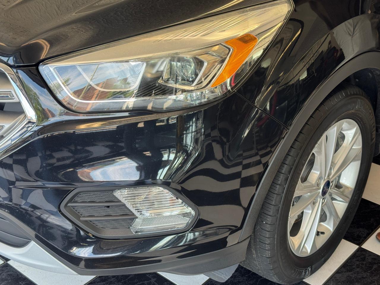 2017 Ford Escape SE+ApplePlay+Camera+Heated Seats+Rear Park Sensors Photo32
