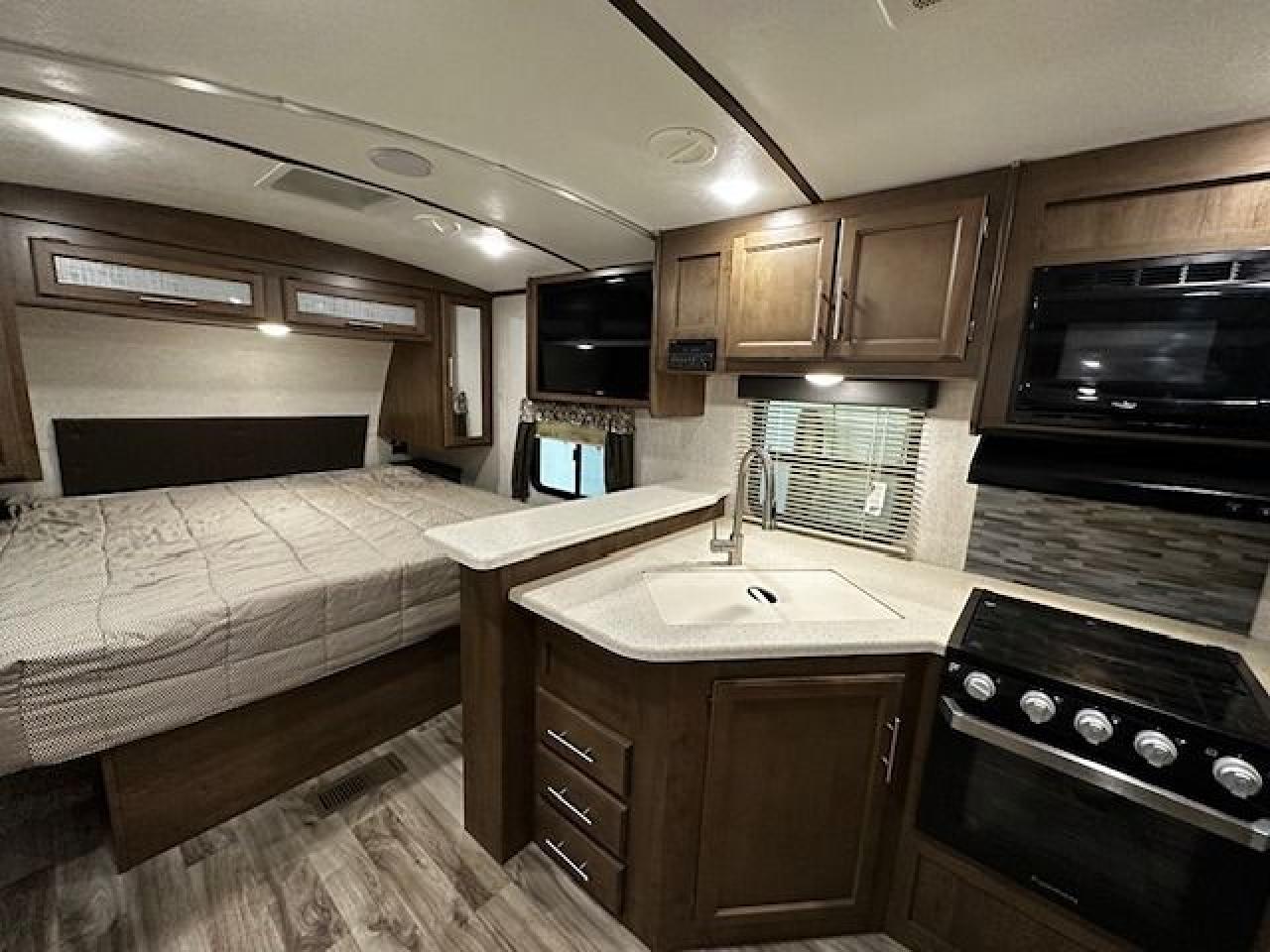 2019 Keystone Cougar 22RBSWE 