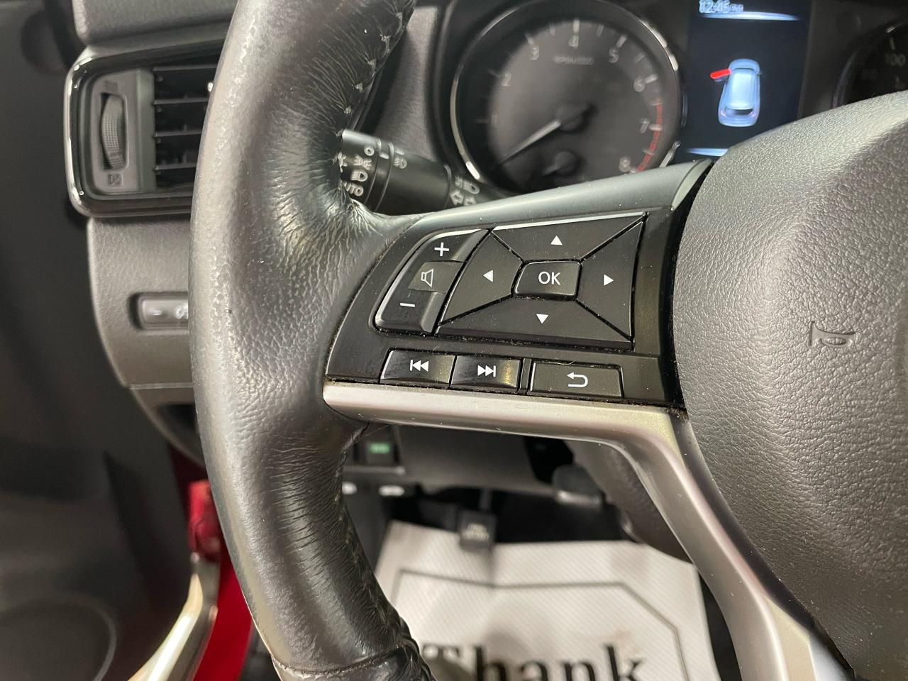 2017 Nissan Rogue SL Photo15