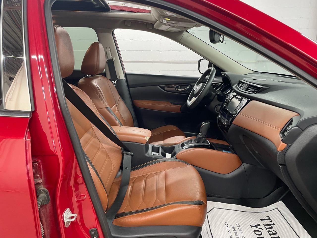 2017 Nissan Rogue SL Photo11