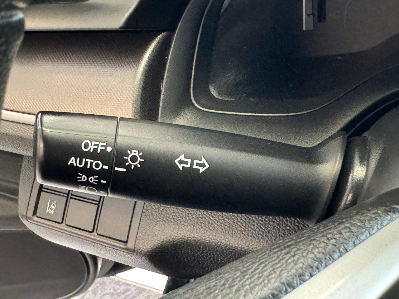 2019 Honda Civic LX Manual+New Tires+Brakes+ACCIDENT FREE - Photo #42