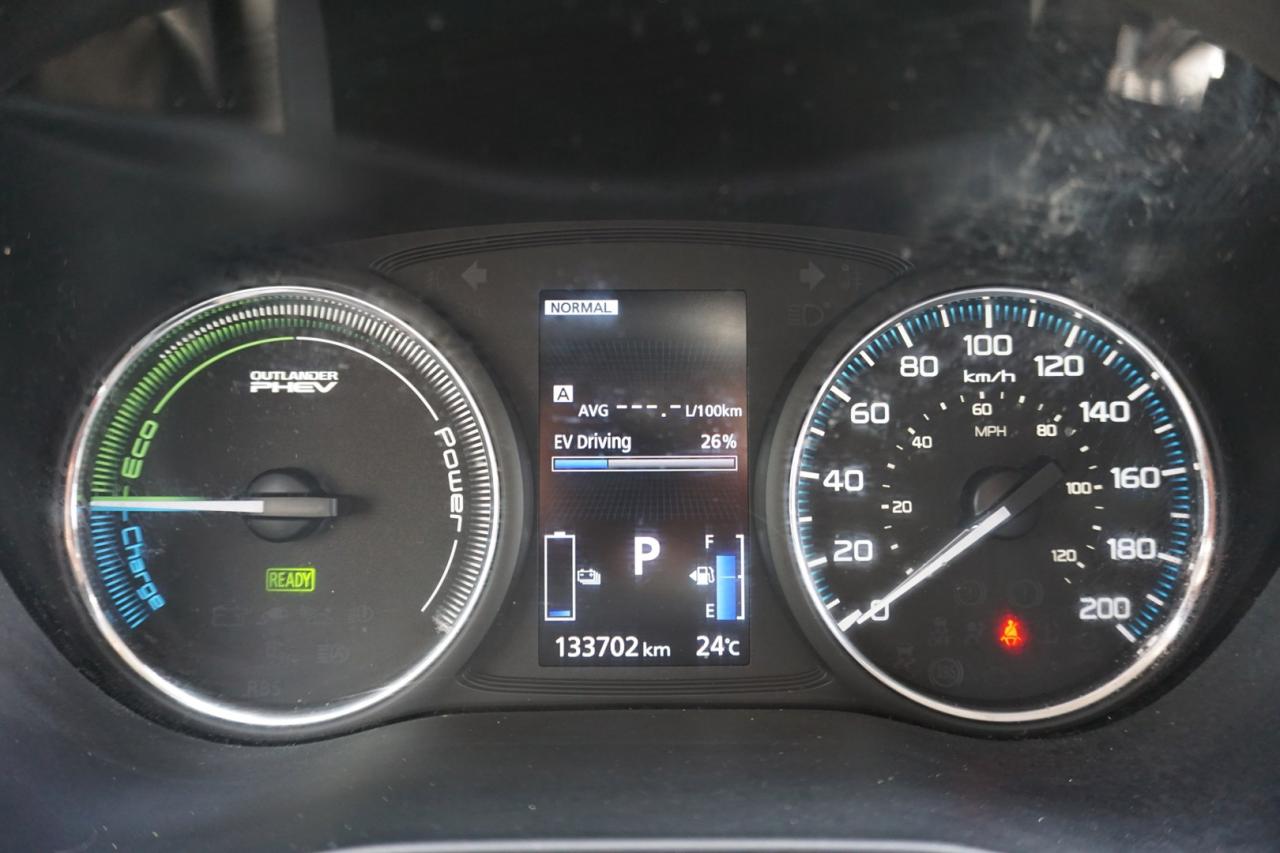 2018 Mitsubishi Outlander Phev SE S-AWC CERTIFIED *1 OWER*ACCIDENT FREE* CAMERA BLUETOOTH LEATHER HEATED SEATS CRUISE ALLOYS - Photo #41
