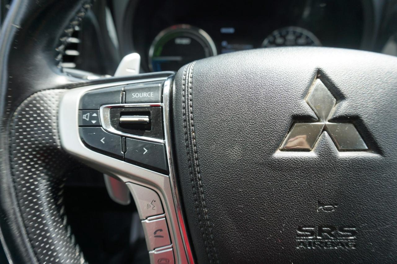 2018 Mitsubishi Outlander Phev SE S-AWC CERTIFIED *1 OWER*ACCIDENT FREE* CAMERA BLUETOOTH LEATHER HEATED SEATS CRUISE ALLOYS Photo