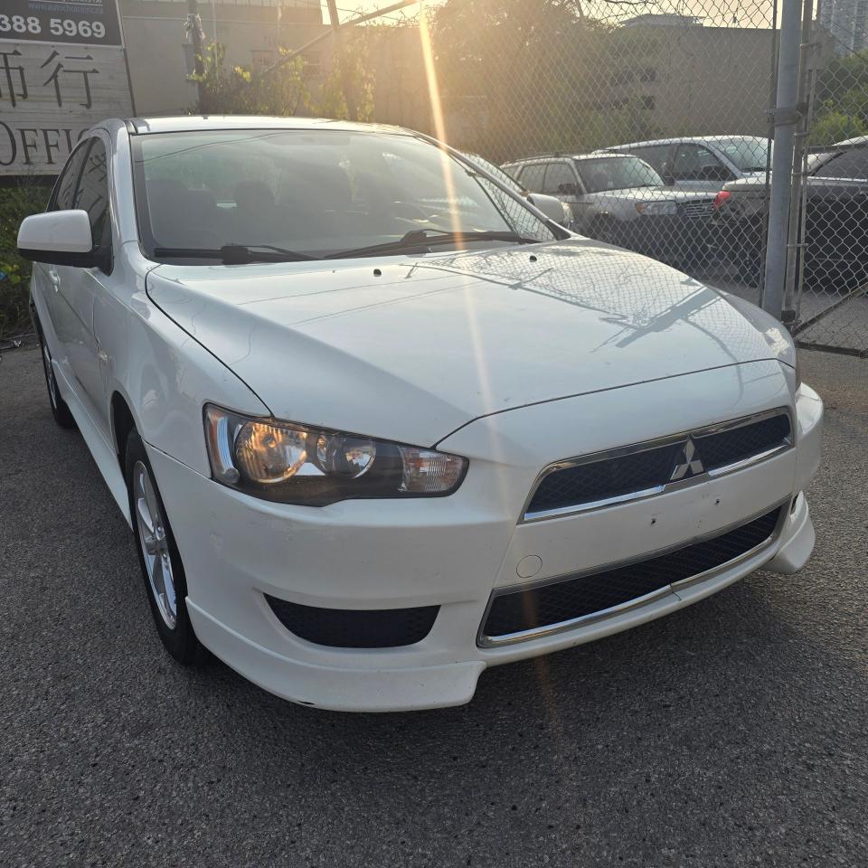 2013 Mitsubishi Lancer SE Photo2