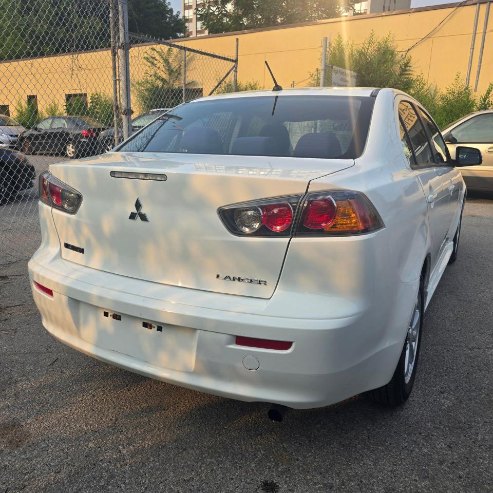 2013 Mitsubishi Lancer SE Photo3