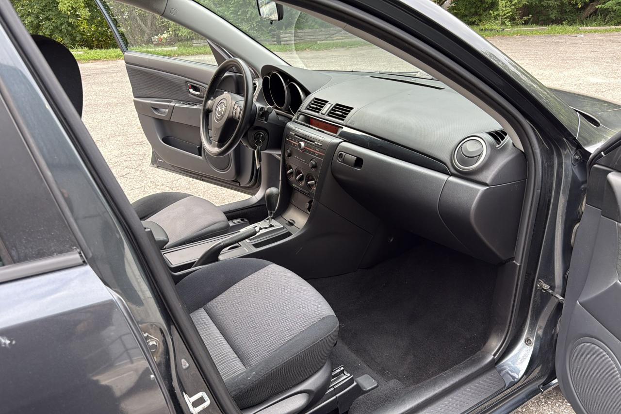 2009 Mazda MAZDA3 GX - Photo #12