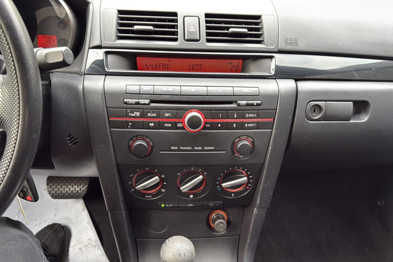 2009 Mazda MAZDA3 GX - Photo #13