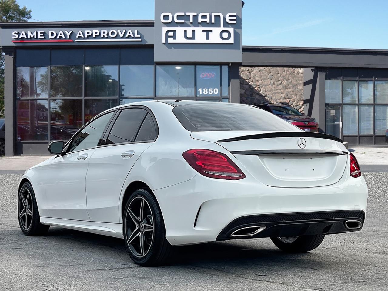 2018 Mercedes-Benz C-Class C300 4MATIC Sedan - Photo #4